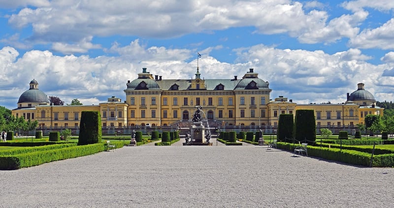 Royal Garden Vows